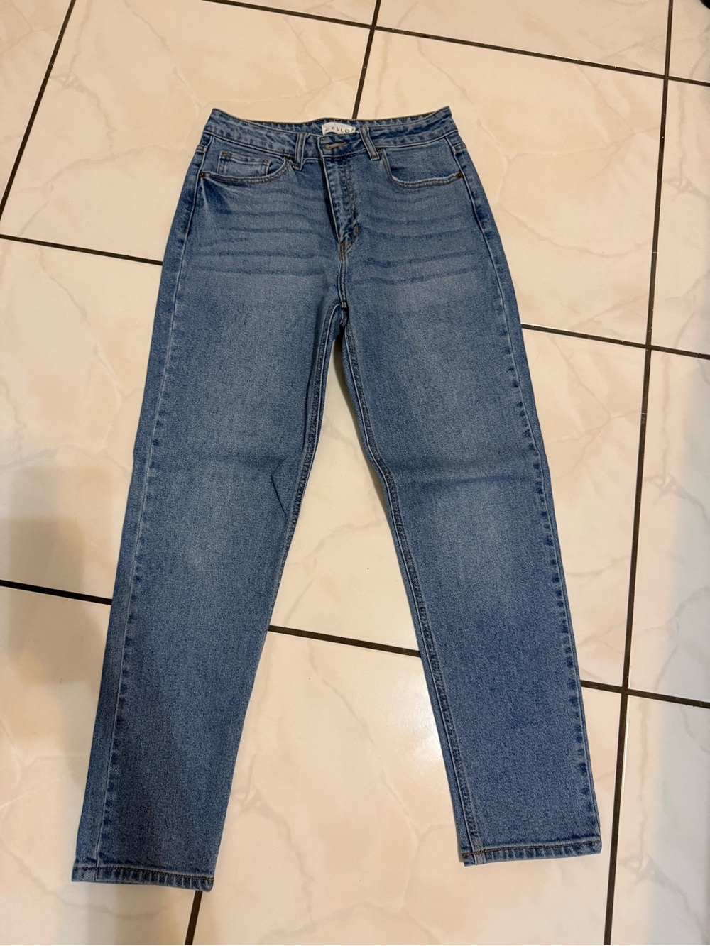 Cello Straight-Leg Women's Jeans in Medium Blue